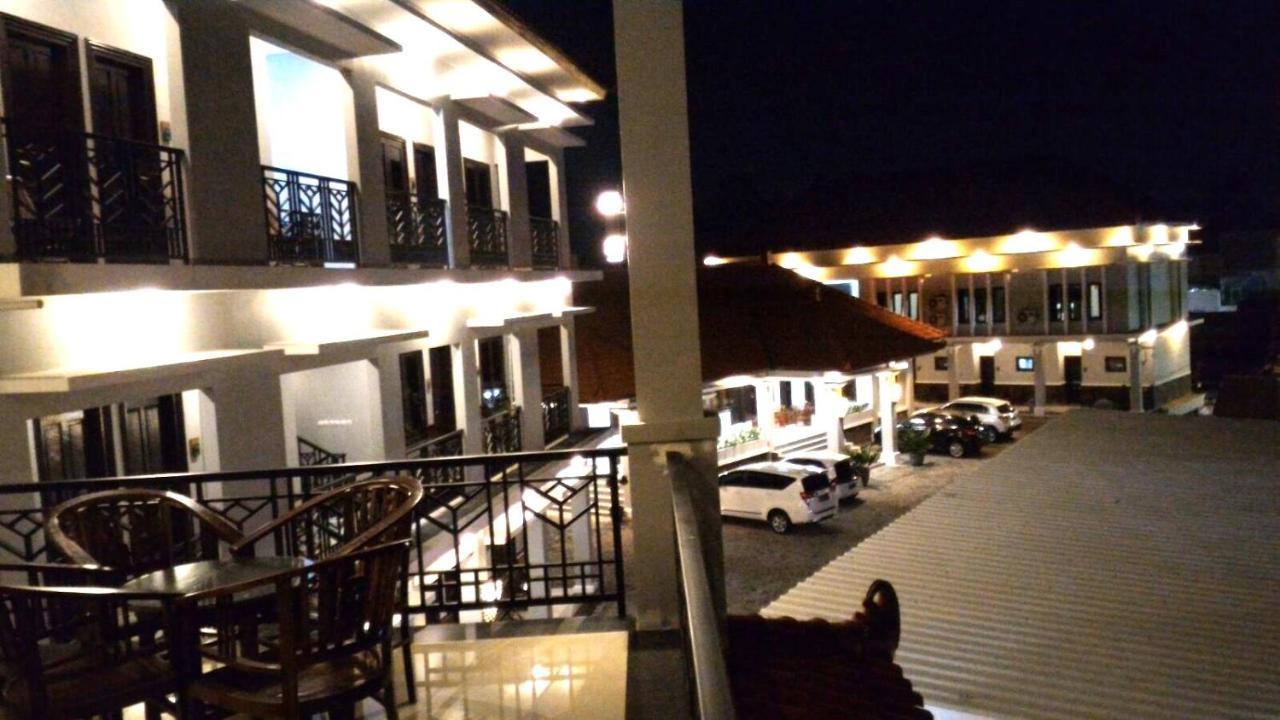 Avila Ketapan Rame Hotel Prigen Exterior foto