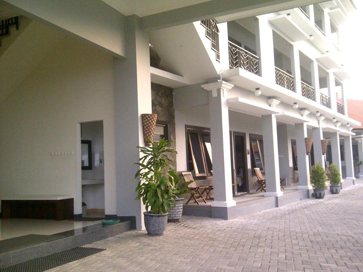 Avila Ketapan Rame Hotel Prigen Exterior foto
