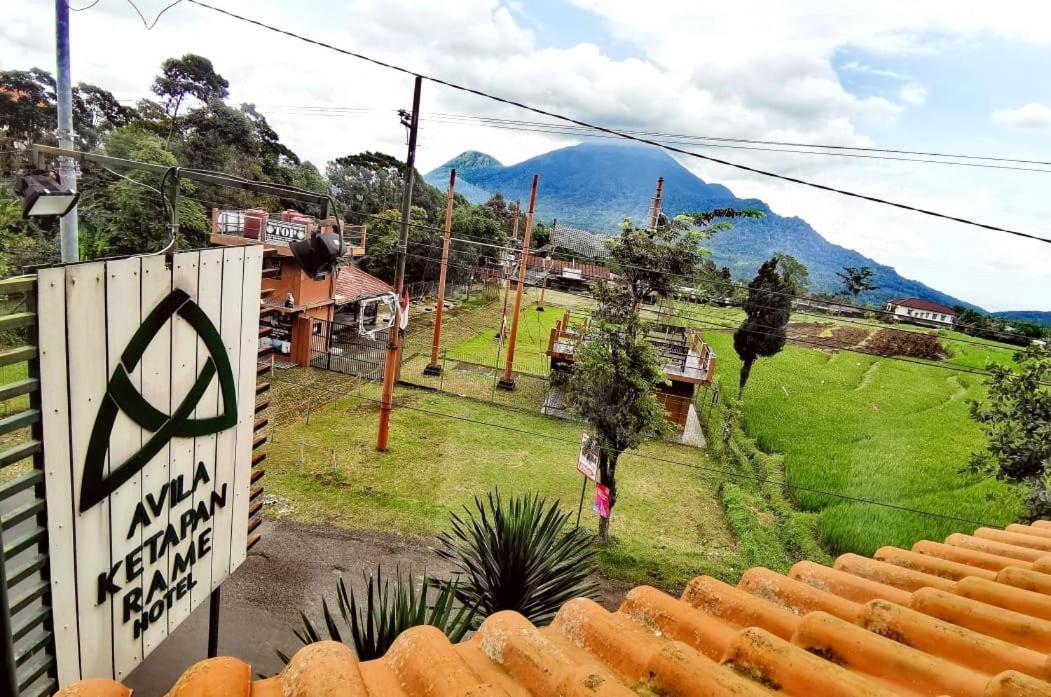 Avila Ketapan Rame Hotel Prigen Exterior foto