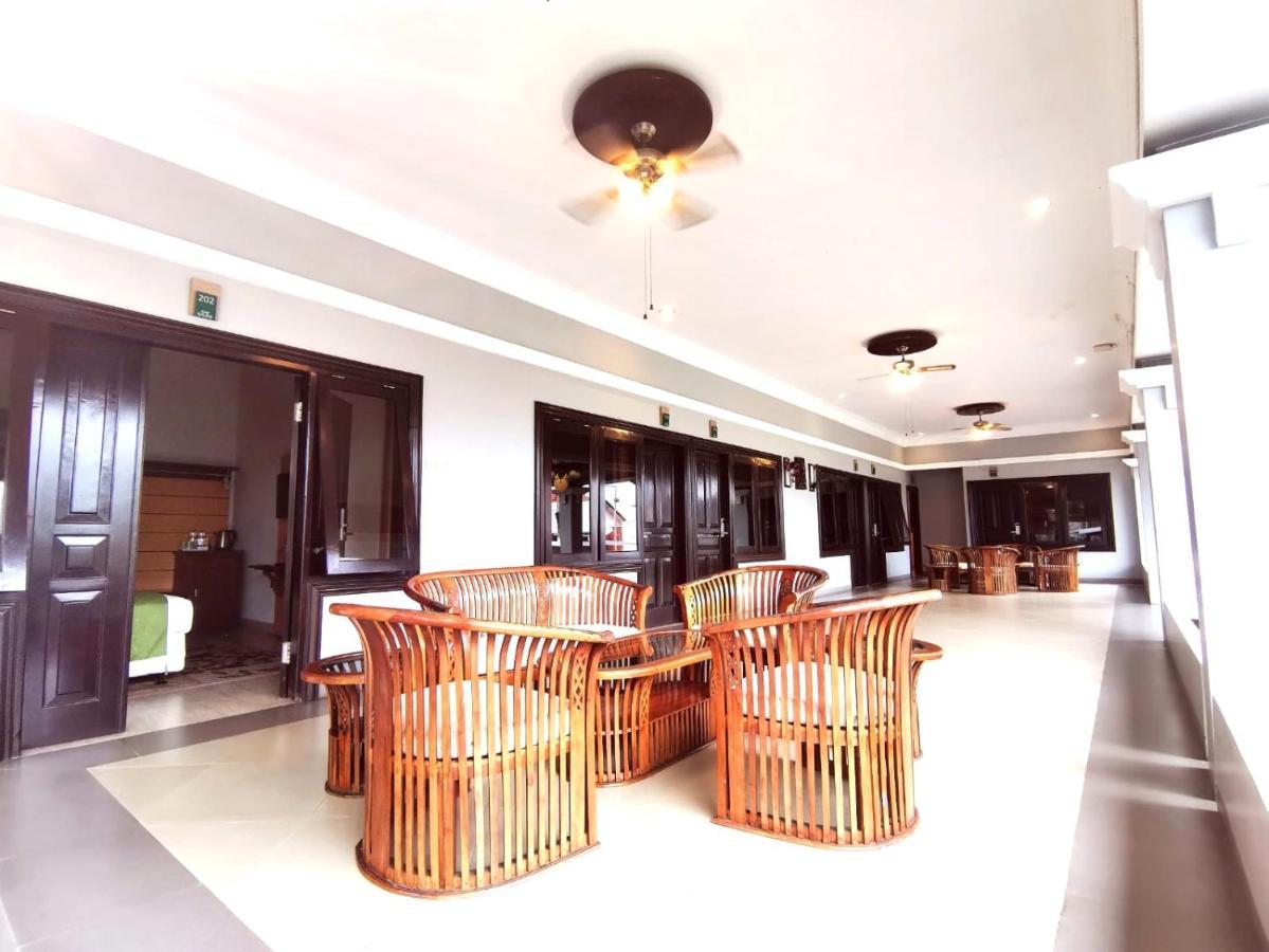 Avila Ketapan Rame Hotel Prigen Exterior foto