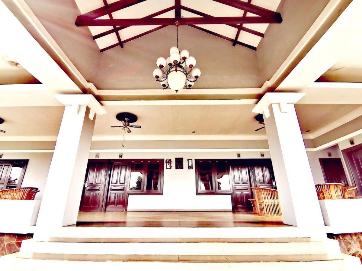 Avila Ketapan Rame Hotel Prigen Exterior foto