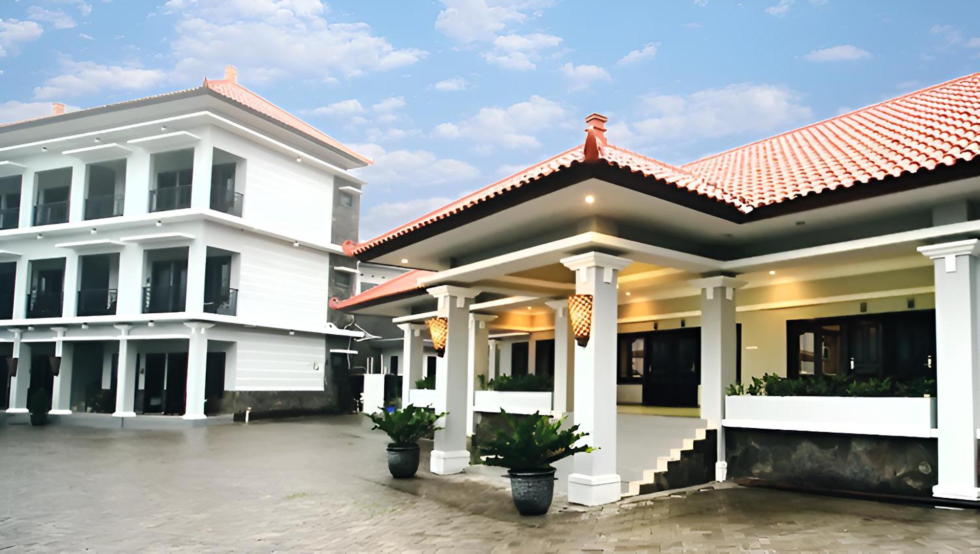 Avila Ketapan Rame Hotel Prigen Exterior foto