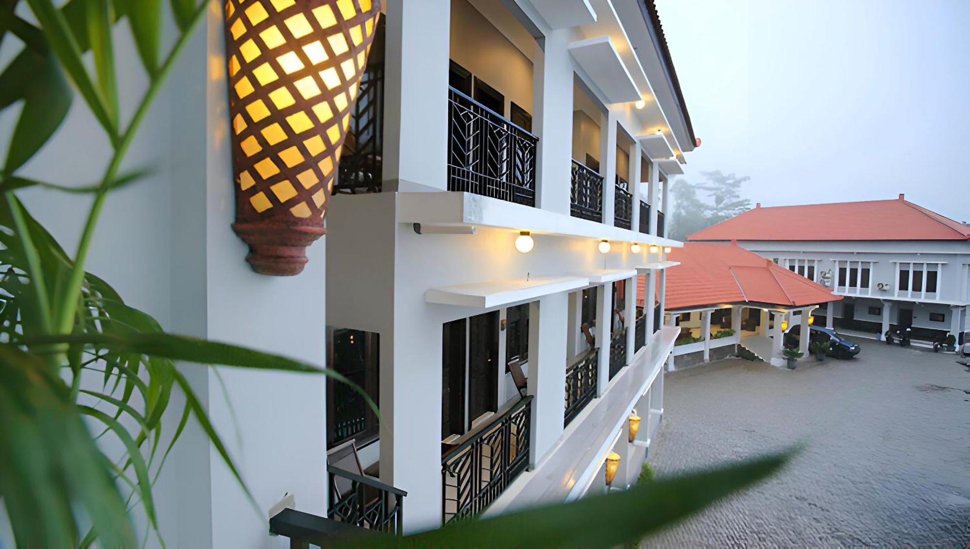 Avila Ketapan Rame Hotel Prigen Exterior foto